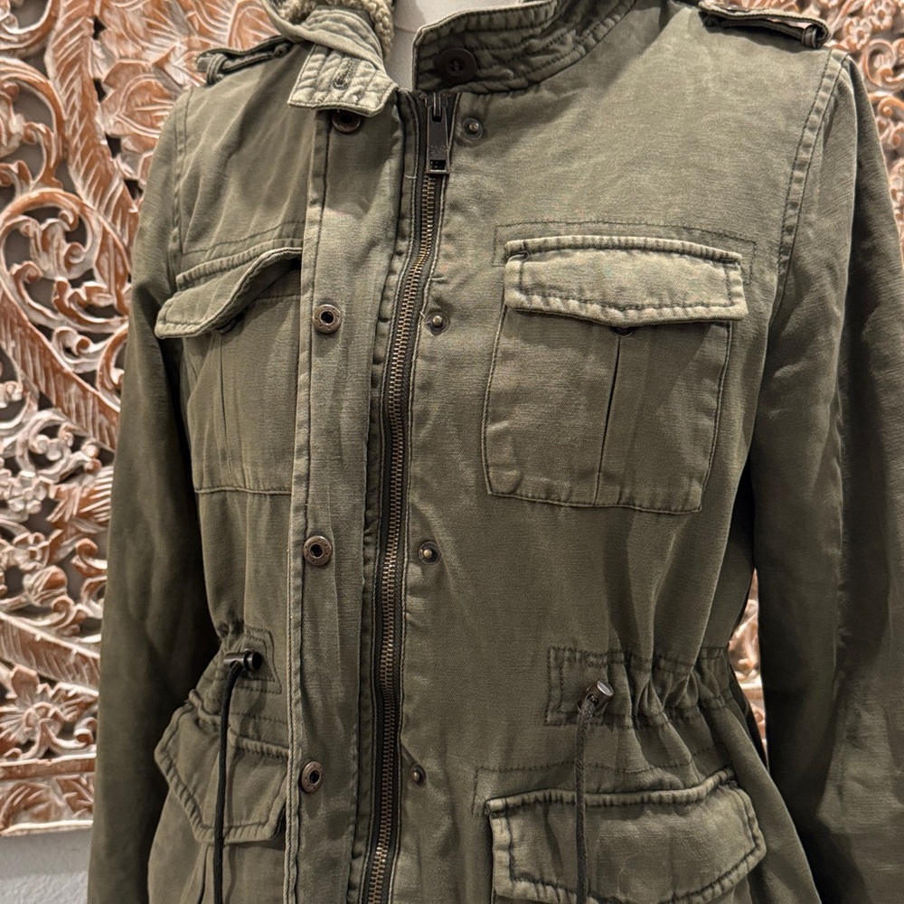 Levi’s Utility Military Style Hooded Jacket, Army Green, Sherpa Lined- size M - Picture 8 of 16